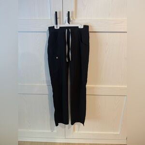 Figs Women’s Black Kade Cargo Pocket Scrub Pants XS/Tall